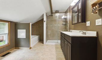 714 Hazel St, Auburn, IN 46706