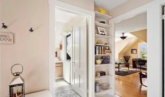 60 Division St, Newport, RI 02840