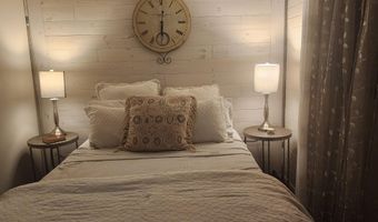 19060 E Palm Ln, Black Canyon City, AZ 85324