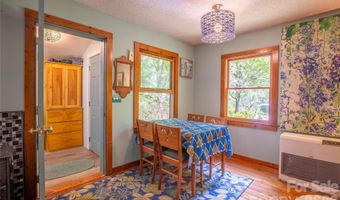 8 Westward Way, Bakersville, NC 28705