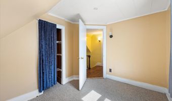 60 6th St, Bangor, ME 04401