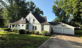 1027 N 4th St, Atchison, KS 66002