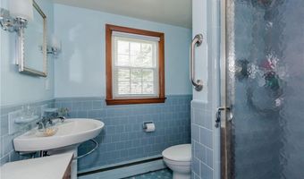 19 Longue Vue Ave, North Providence, RI 02904