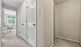 4400 Laurel Oak Dr, Allison Park, PA 15101