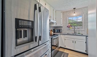 6 Gloucester Ct, Barboursville, WV 25504