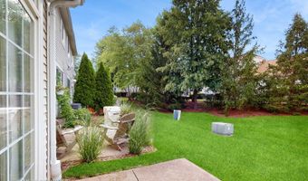 1 Clara Ct, Algonquin, IL 60102