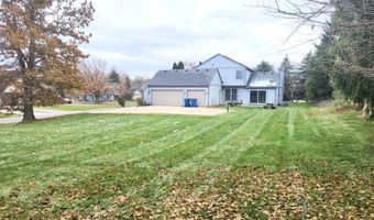 1660 Pond Shore Dr, Ann Arbor, MI 48108