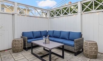 28 John St, Newport, RI 02840