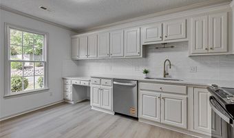 386 Sherwood Oaks Dr, Asheboro, NC 27205