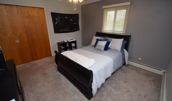 9640 Shady Ln, Algonac, MI 48001