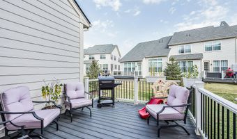 3075 N Spurway Dr, Ann Arbor, MI 48105