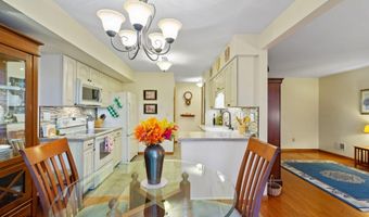 38 Woodside Dr, Albany, NY 12208