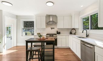 122 James St, Acushnet, MA 02743