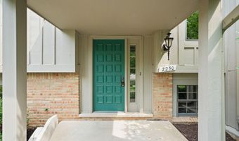 2250 Rivenoak Ct, Ann Arbor, MI 48103