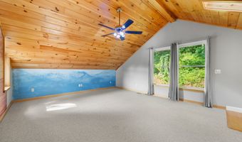 16 Lake St, Burlington, CT 06013