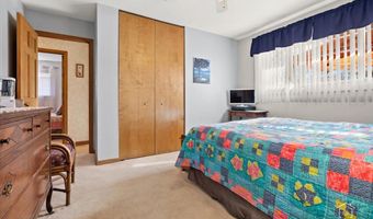 1228 S HADDOW Ave, Arlington Heights, IL 60005