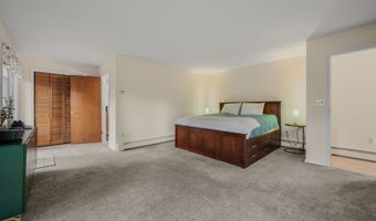 15 Goulart Dr, Bozrah, CT 06334