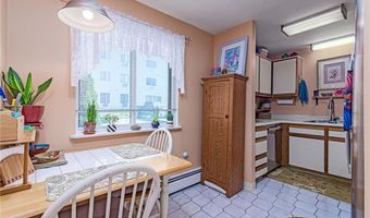 66 Girard Ave 322, Newport, RI 02840