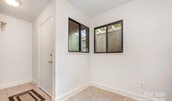 3709 Willow Point Dr, Charlotte, NC 28277