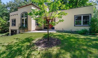 17 E Stillwater Ave, Beverly Shores, IN 46301