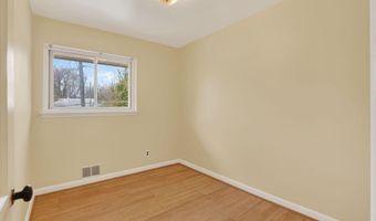 3601 CREST Dr, Annandale, VA 22003