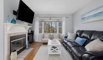 414 North Ln, Bristol, RI 02809