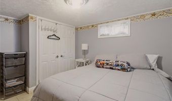 10 Kerins Ter, Newport, RI 02840