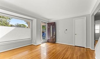 9892 Hubert Ave, Allen Park, MI 48101