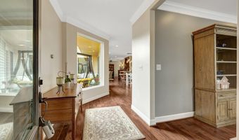 20405 SAVIN HILL Dr, Ashburn, VA 20147