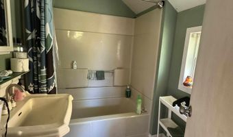 1035 Eastward St, Alma, MI 48801