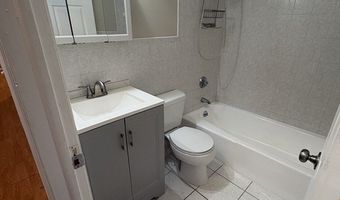 10 Longwood Dr 5, Andover, MA 01810