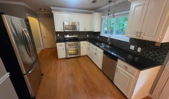1718 Eagle Point Way, Benton, AR 72015