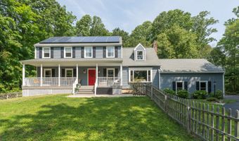 8 Sassafras Ln, Clinton, CT 06413