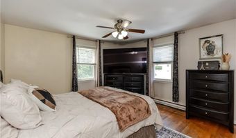 7 Oakcrest Dr, North Providence, RI 02904