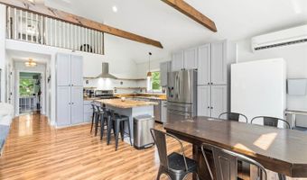 75 Marsh Rd, Belfast, ME 04915
