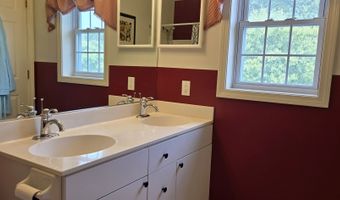 1004 Pinnacle Way 1004, Danbury, CT 06811