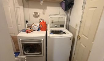 15 Ten Broeck St Garden, Albany, NY 12210