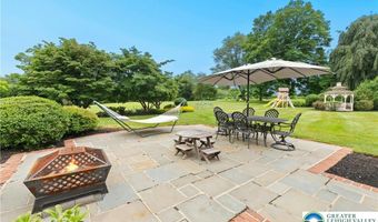 2458 Riverbend Rd, Allentown, PA 18103