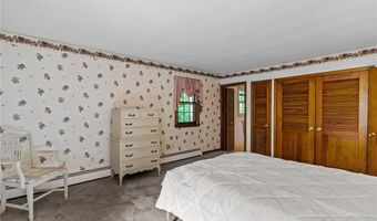 105 Newell Dr, Cumberland, RI 02864