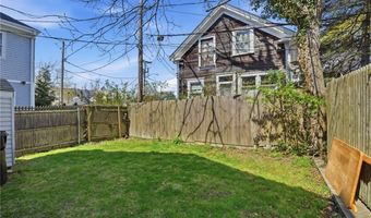 8 Mann Ave, Newport, RI 02840