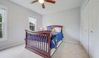 4005 KLOMAN St, Annandale, VA 22003