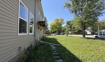 1301 Garland St, Allouez, WI 54301