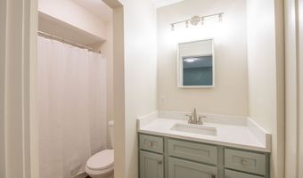 831 Brandon Cir, Aurora, OH 44202