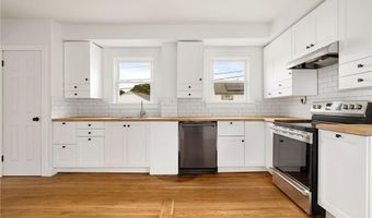1745 Diamond Hill Rd, Cumberland, RI 02864
