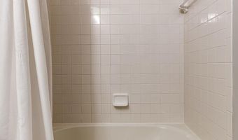 953 HARRISON Cir, Alexandria, VA 22304