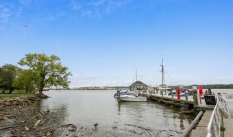 973 POWHATAN St, Alexandria, VA 22314