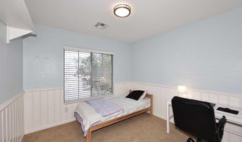 1821 W KURALT Dr, Anthem, AZ 85086