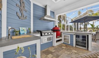 5216 POINT HARBOR Ln, Apollo Beach, FL 33572
