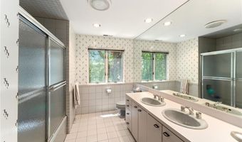 125 Woodruff Ave, Narragansett, RI 02882
