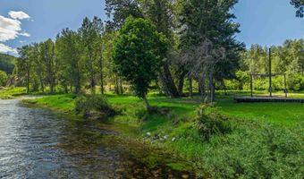 4 River Rd, Calder, ID 83808